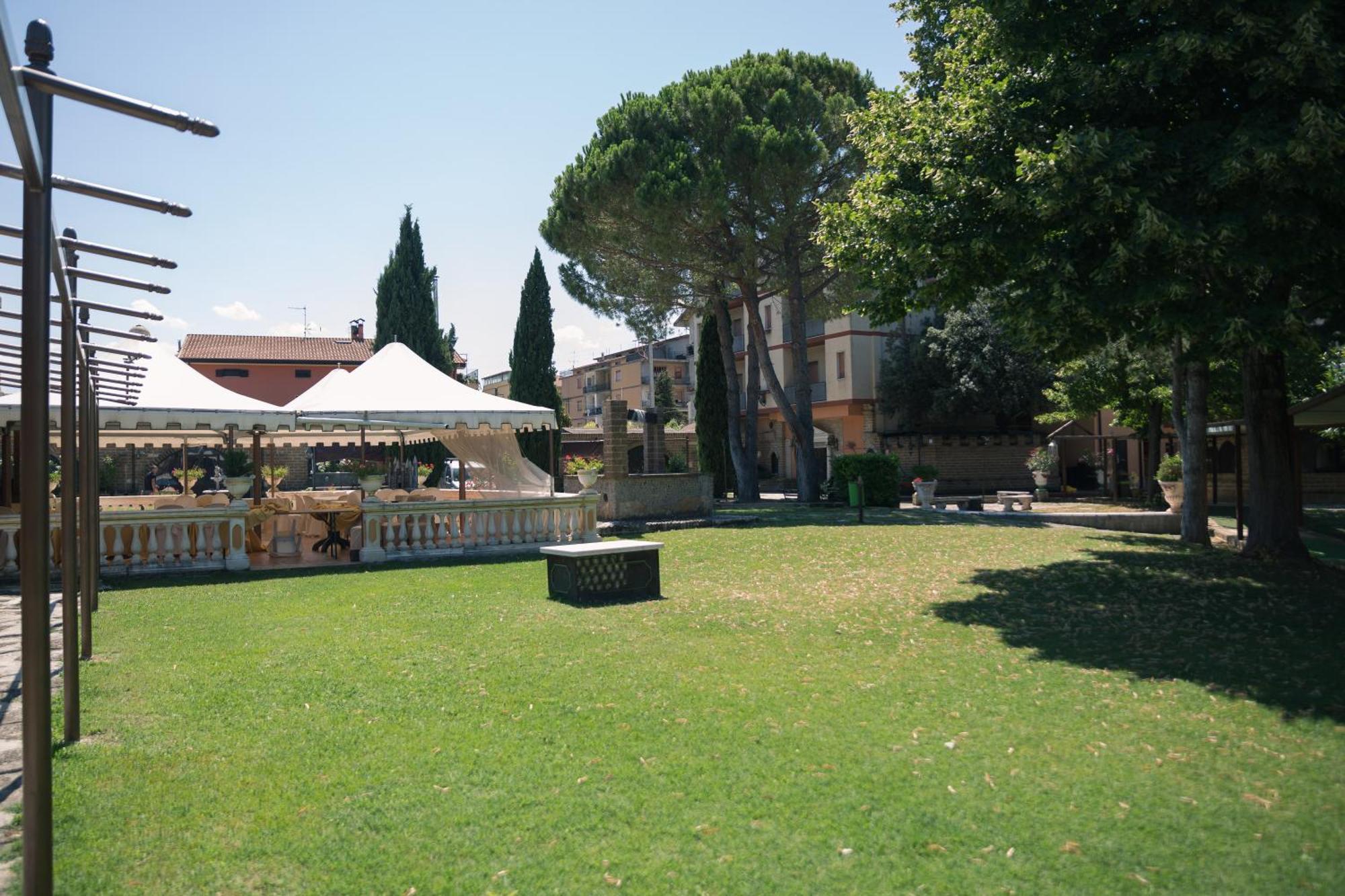 Il Castello Di Perano Hotel Luaran gambar