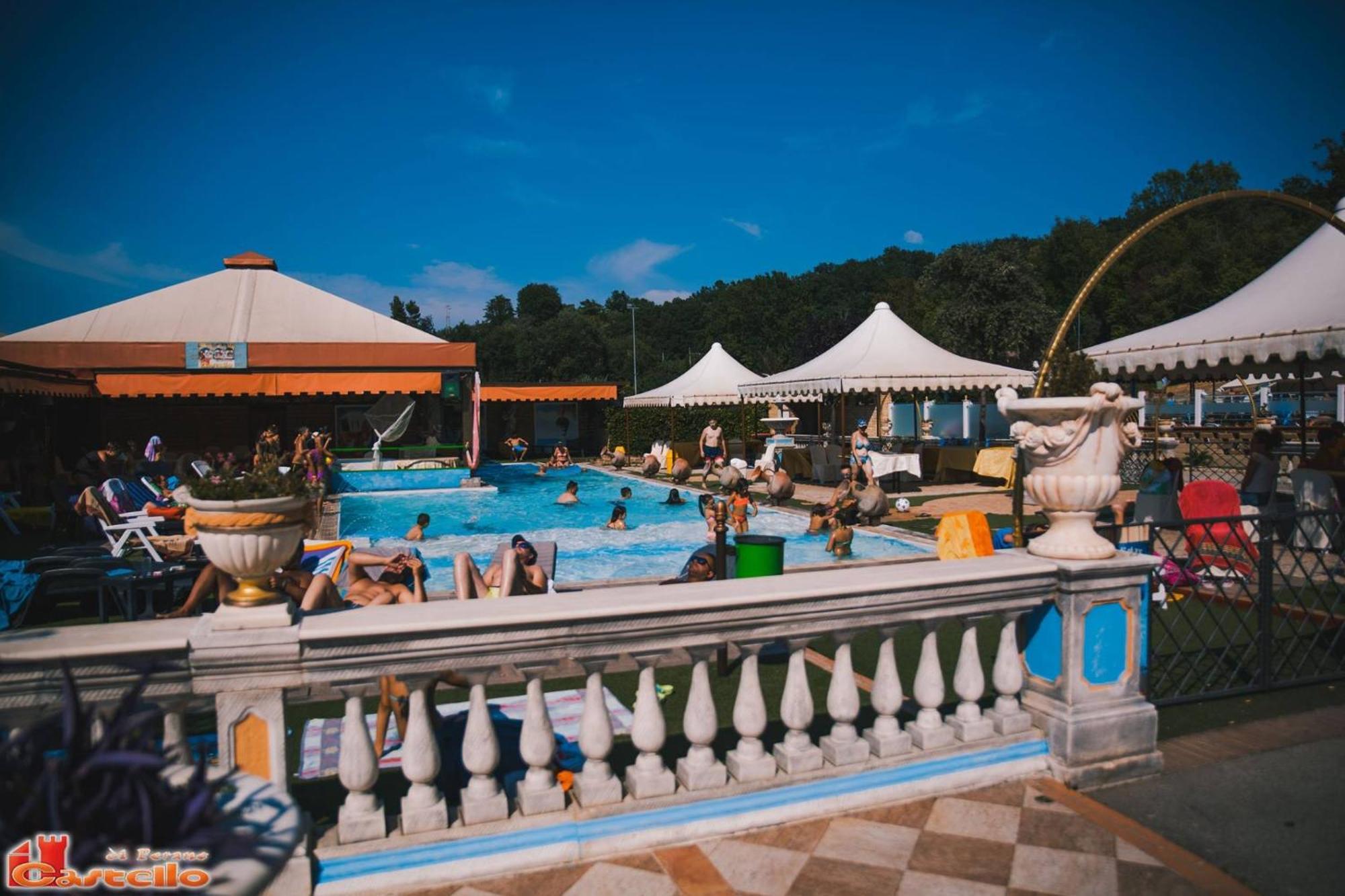 Il Castello Di Perano Hotel Luaran gambar